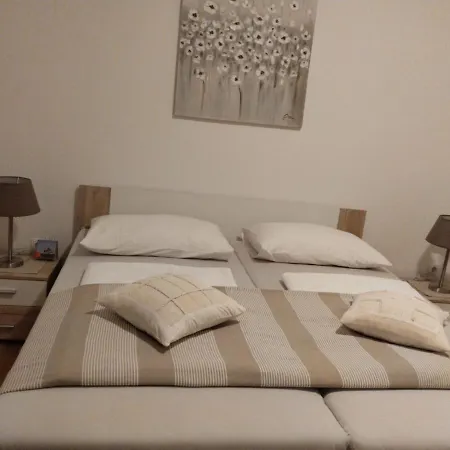 Laura - Cozy And Affordable Apartmán *