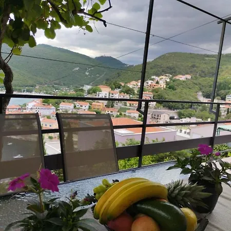 Laura - Cozy And Affordable Apartment Rabac