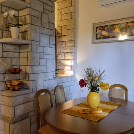 Apartment Laura - Cozy And Affordable *