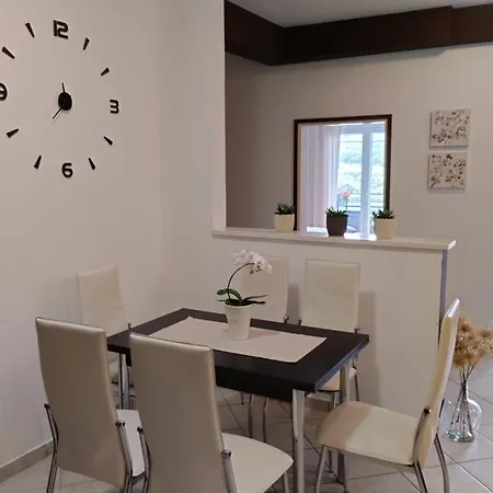 Apartment Laura - Cozy And Affordable Rabac