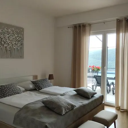 Laura - Cozy And Affordable *