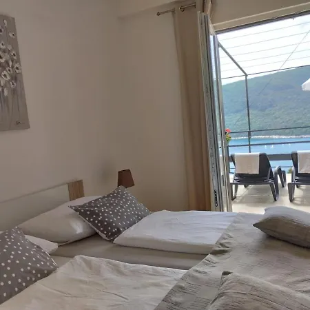 Laura - Cozy And Affordable Rabac