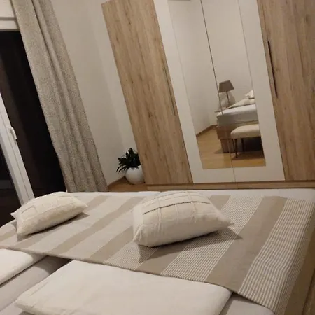 Apartment Laura - Cozy And Affordable
