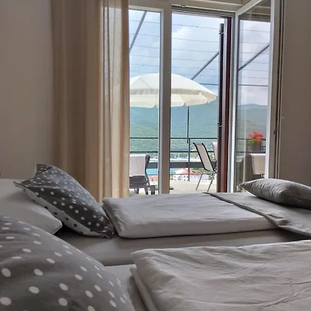 Apartment Laura - Cozy And Affordable