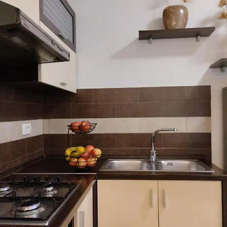 Apartment Laura - Cozy And Affordable *